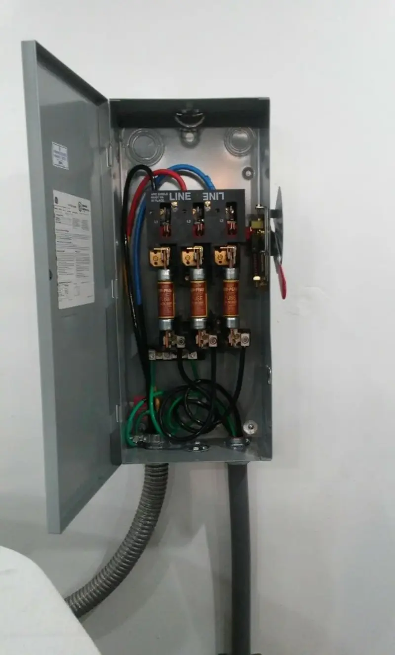 Three-phase disconnect switch installed for Smoke Detector Installation in Amarillo